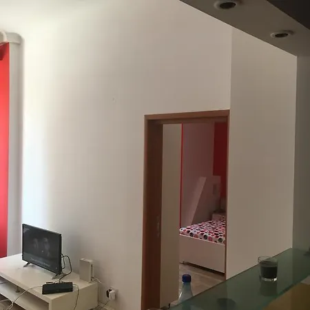 Apartment Red Flat